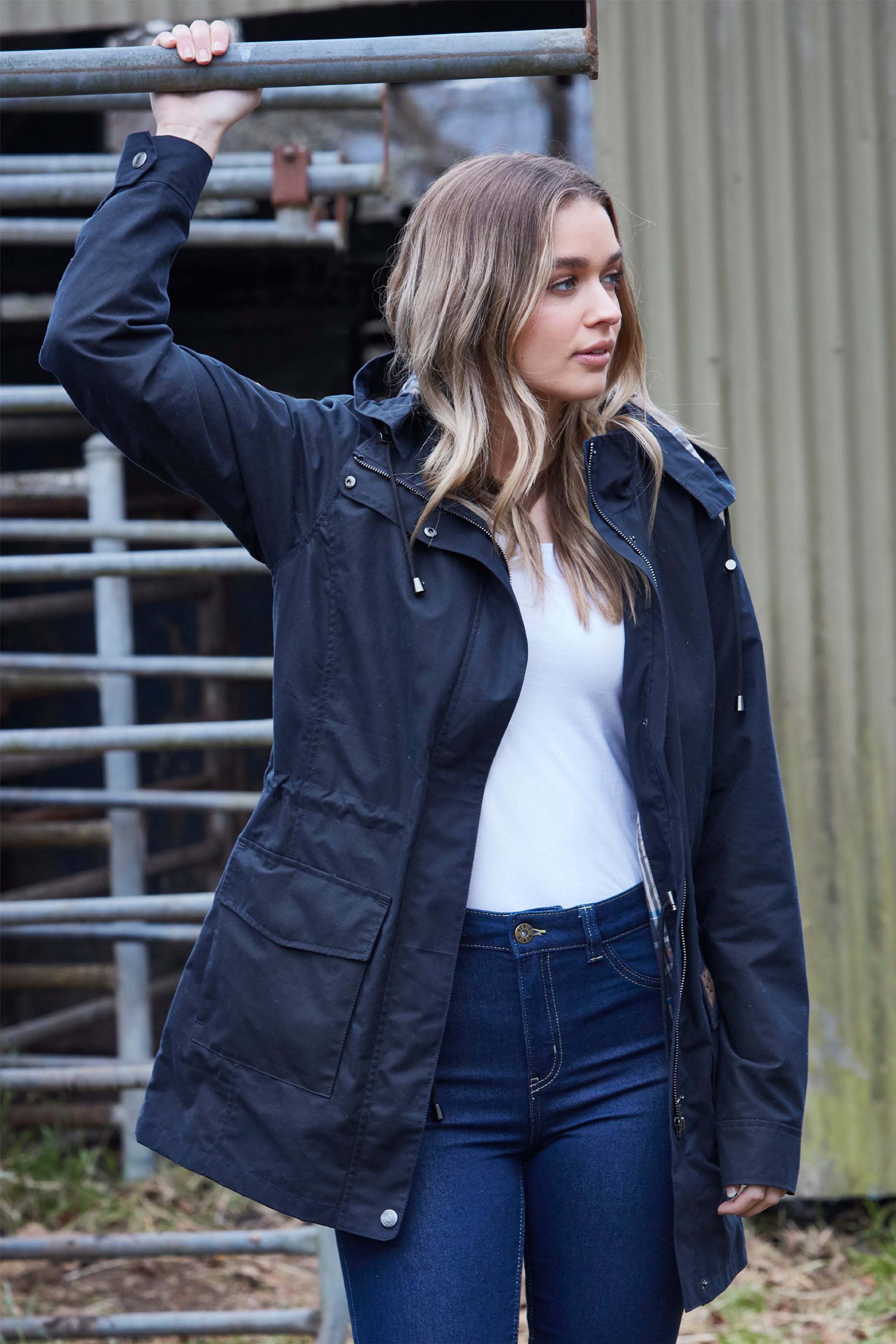 WOMENS-CORELLA-JACKET-HERO-INK.jpg
